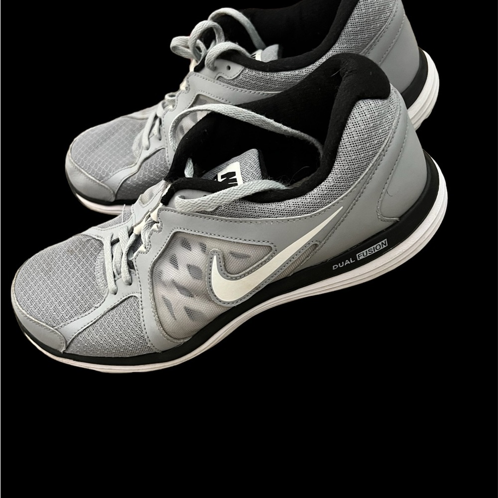 Nike Dual Fusion ST3